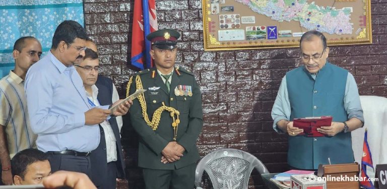 मधेश प्रदेशमा सत्ता फेरबदलको संकेतएमालेका मोहम्मद समिर मन्त्री नियुक्त, जसपाका तीन मन्त्री बर्खास्त